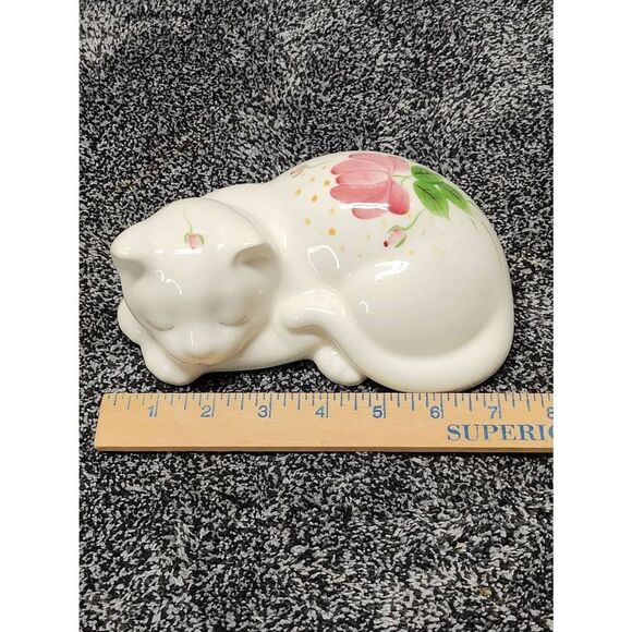 Handpainted White Sleeping Cat with Fliral Design - Picture 7 of 9